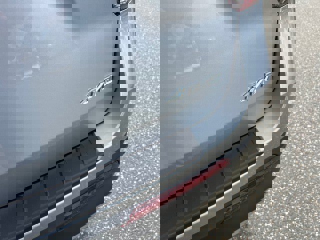 Certified 2022 Ford Explorer XLT w/ Equipment Group 202A image 34