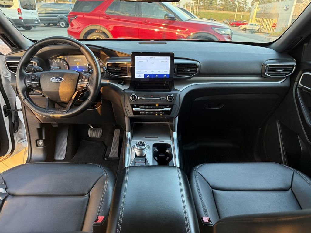 Certified 2020 Ford Explorer XLT w/ Equipment Group 202A image 7