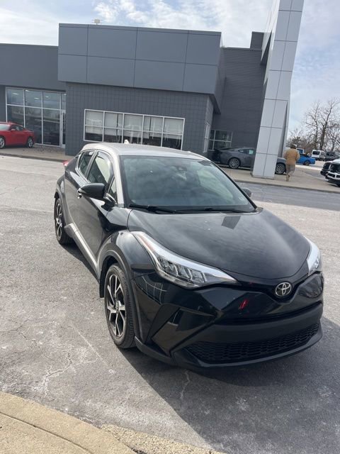 Used 2020 Toyota C-HR XLE image 4