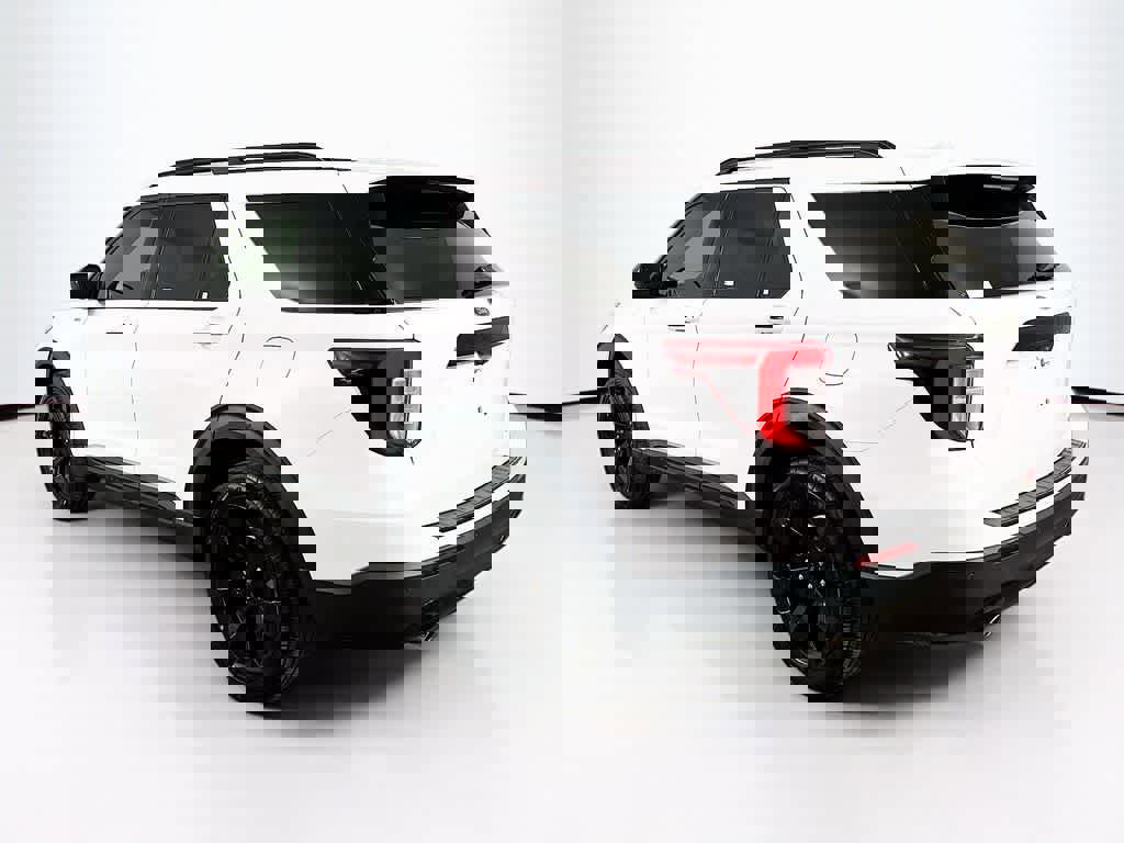 Certified 2022 Ford Explorer ST-Line image 3
