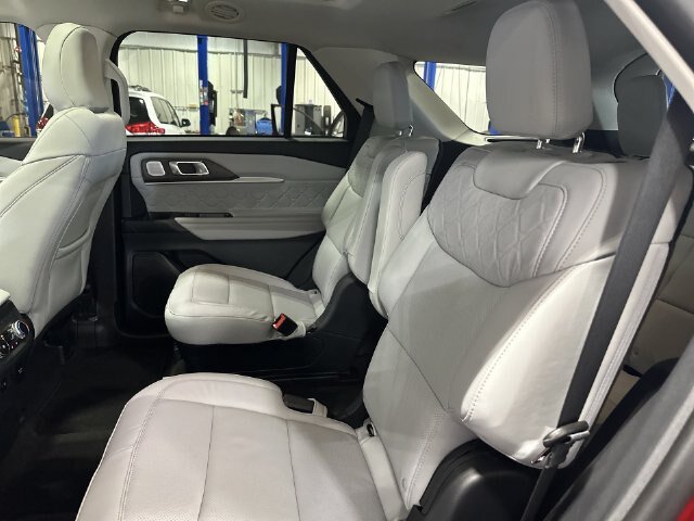 Certified 2026 Ford Explorer Platinum w/ LUX Leather Package AWD/4WD image 30