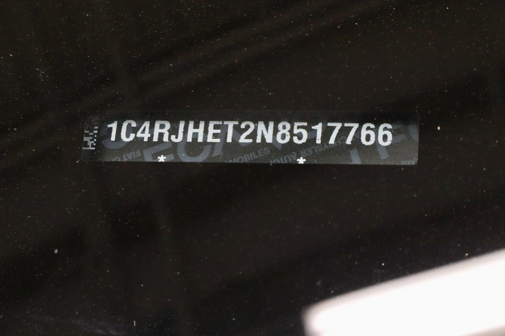 Used 2022 Jeep Grand Cherokee Summit AWD/4WD image 38