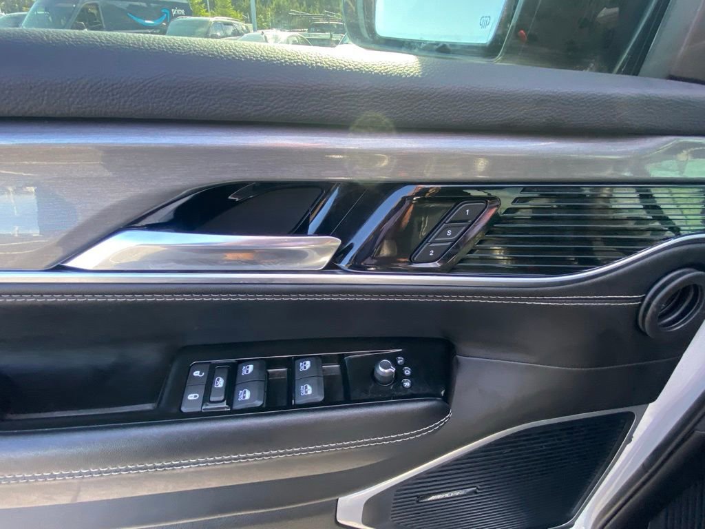 Used 2022 Jeep Wagoneer Series III AWD/4WD image 9