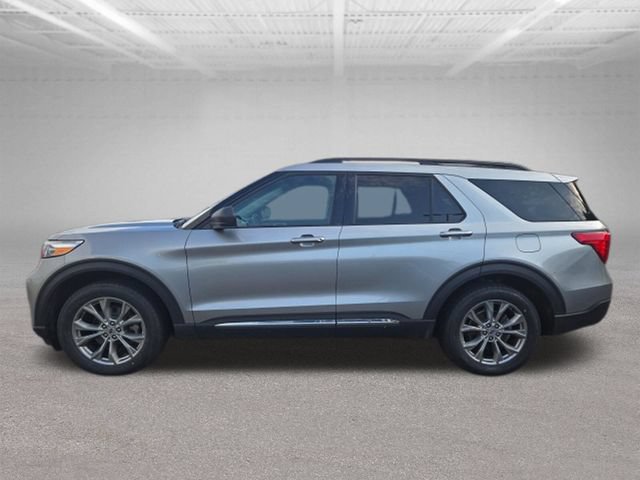 Certified 2023 Ford Explorer XLT w/ Equipment Group 202A AWD/4WD image 5