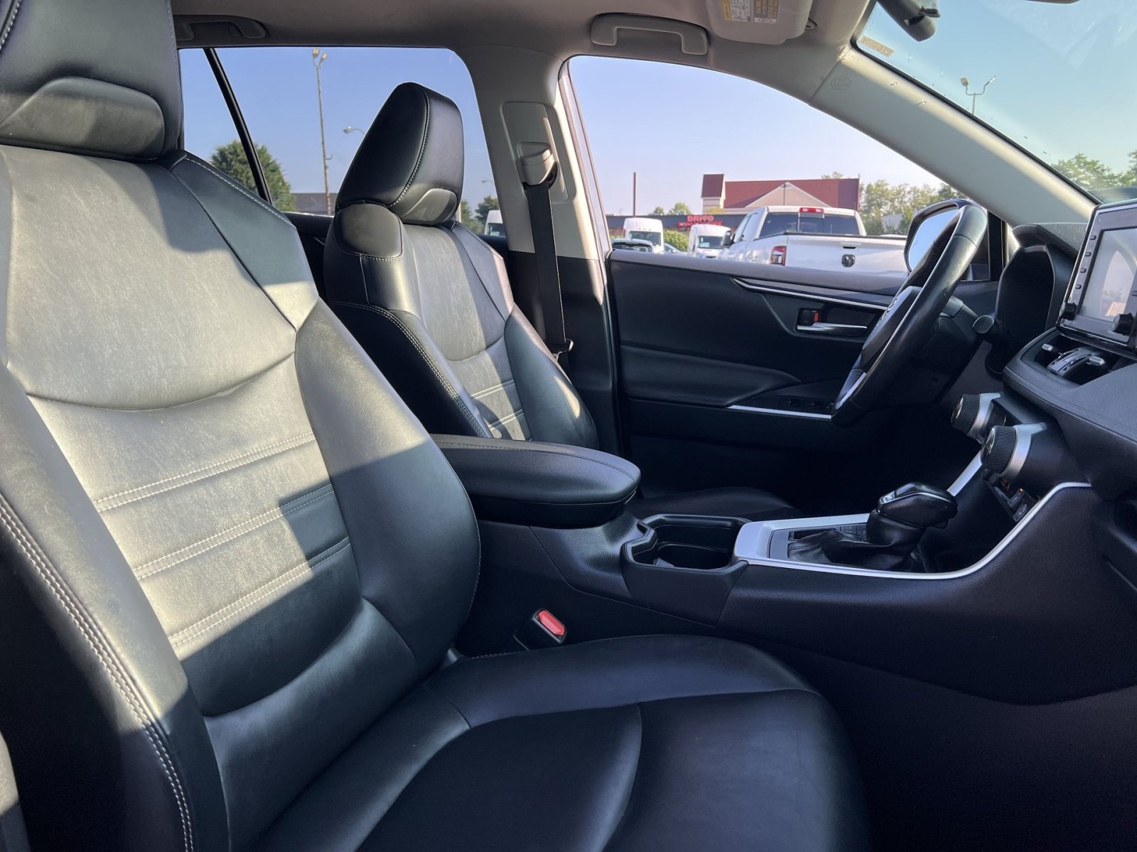 Used 2020 Toyota RAV4 XLE Premium AWD/4WD image 26