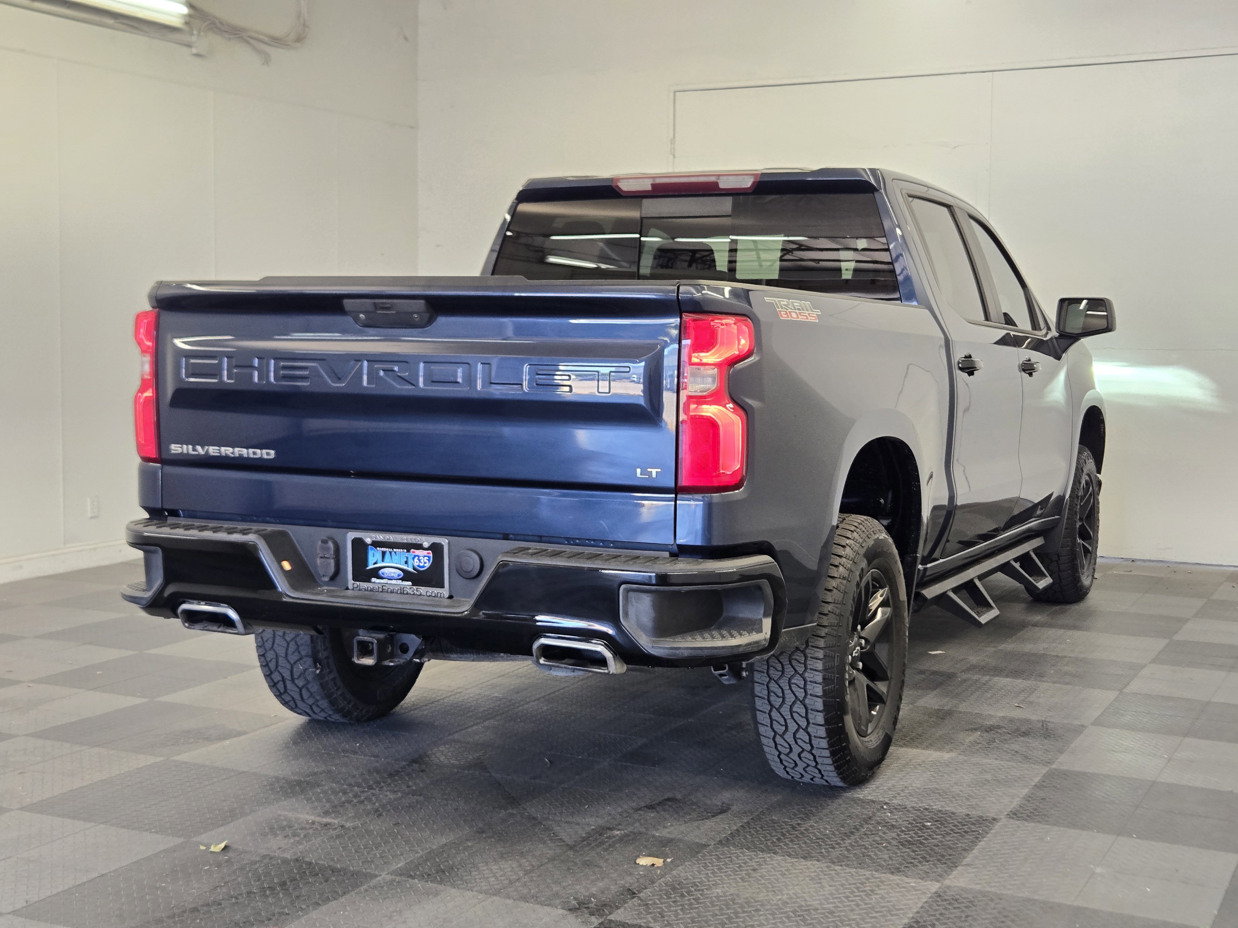 Used 2021 Chevrolet Silverado 1500 LT Trail Boss w/ Convenience Package II image 4