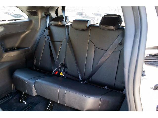 Used 2025 Toyota Sienna Platinum AWD/4WD image 18