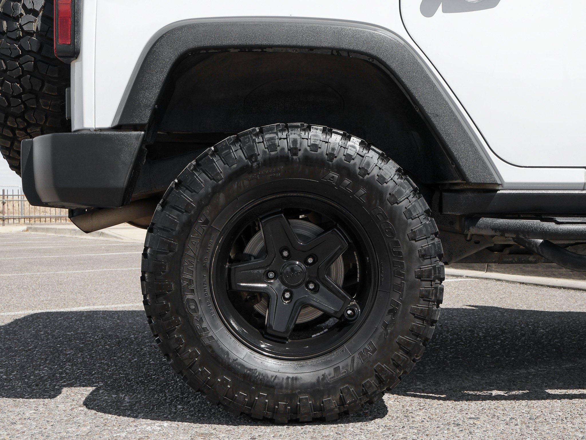 Used 2017 Jeep Wrangler Unlimited Rubicon w/ Connectivity Group AWD/4WD image 12