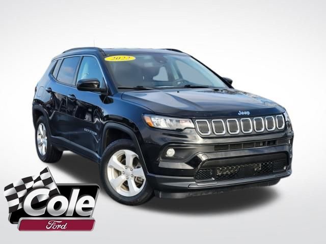 Used 2022 Jeep Compass Latitude image 1