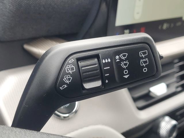 Certified 2025 Ford Explorer Active w/ Active Comfort Package AWD/4WD image 19