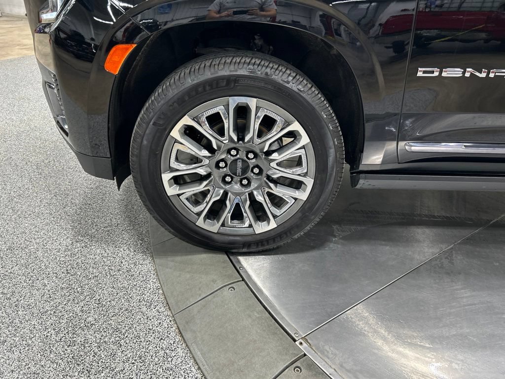 Used 2023 GMC Yukon XL Denali Ultimate AWD/4WD image 38