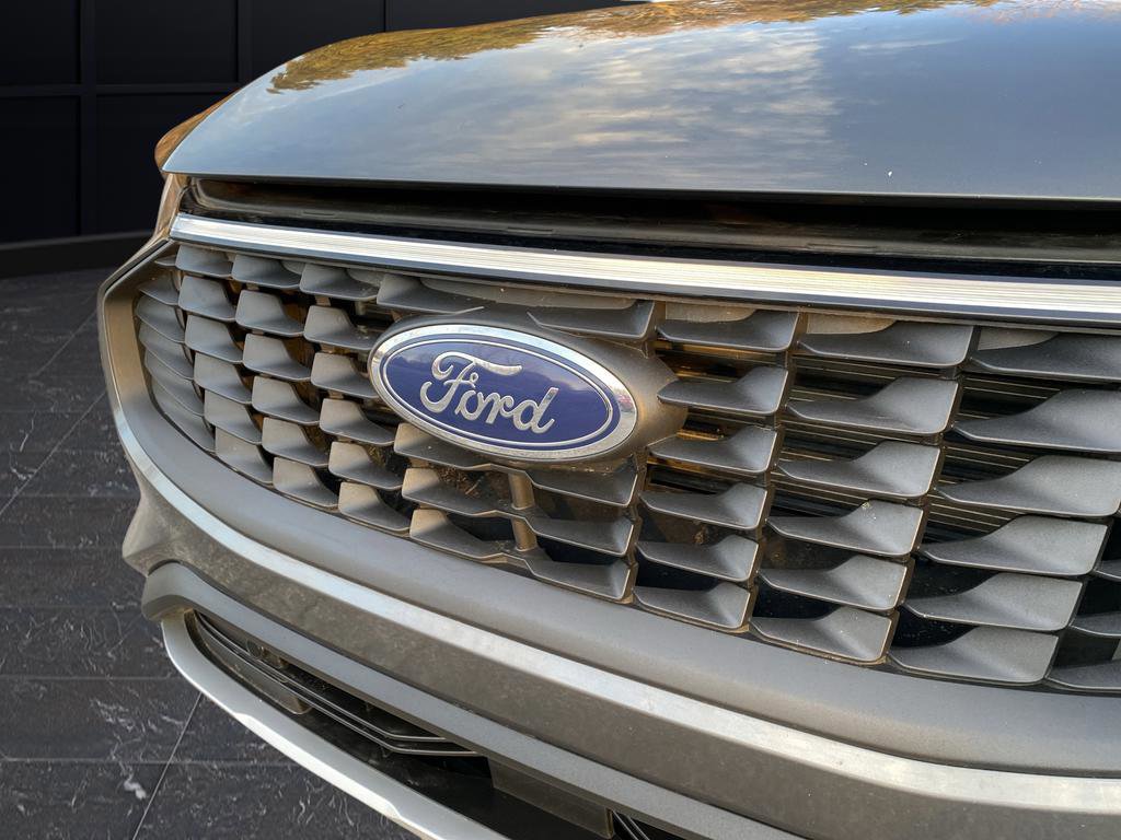 Certified 2025 Ford Escape Platinum image 44