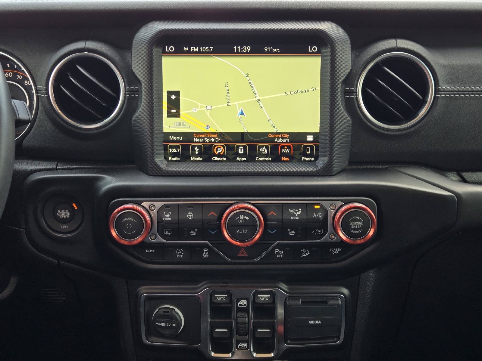 Used 2019 Jeep Wrangler Unlimited Sahara AWD/4WD image 22