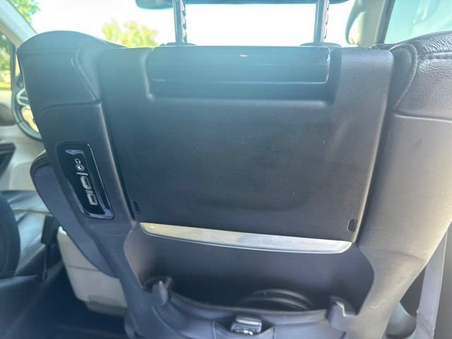 Used 2018 Chrysler Pacifica Touring-L Plus w/ Tire & Wheel Group FWD image 15