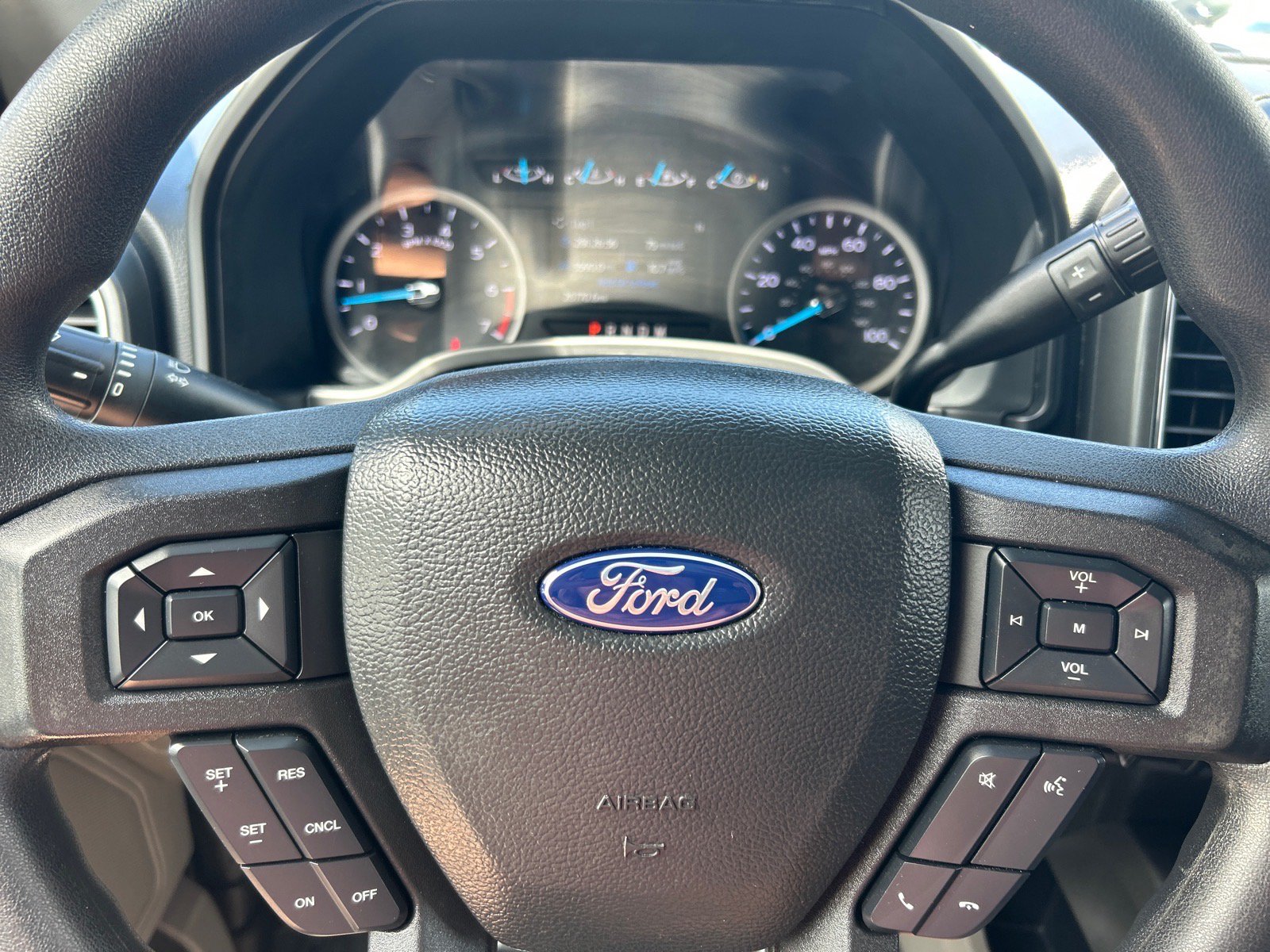 Certified 2022 Ford F350 XLT w/ XLT Premium Package AWD/4WD image 22