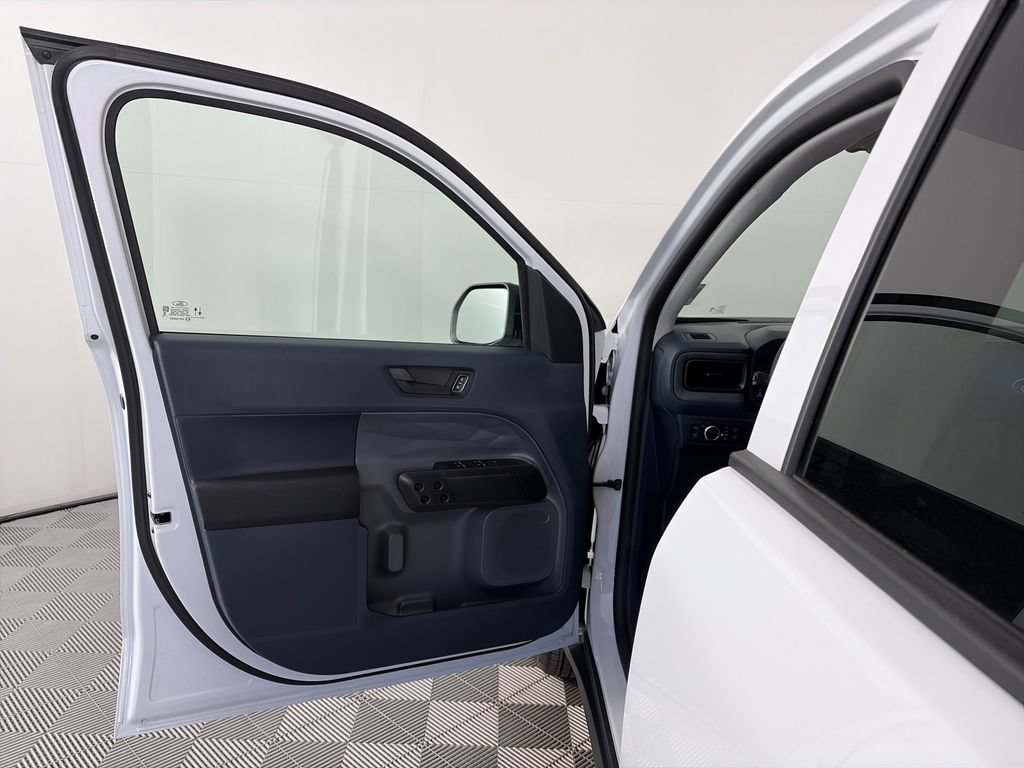 Certified 2025 Ford Maverick XL FWD image 10