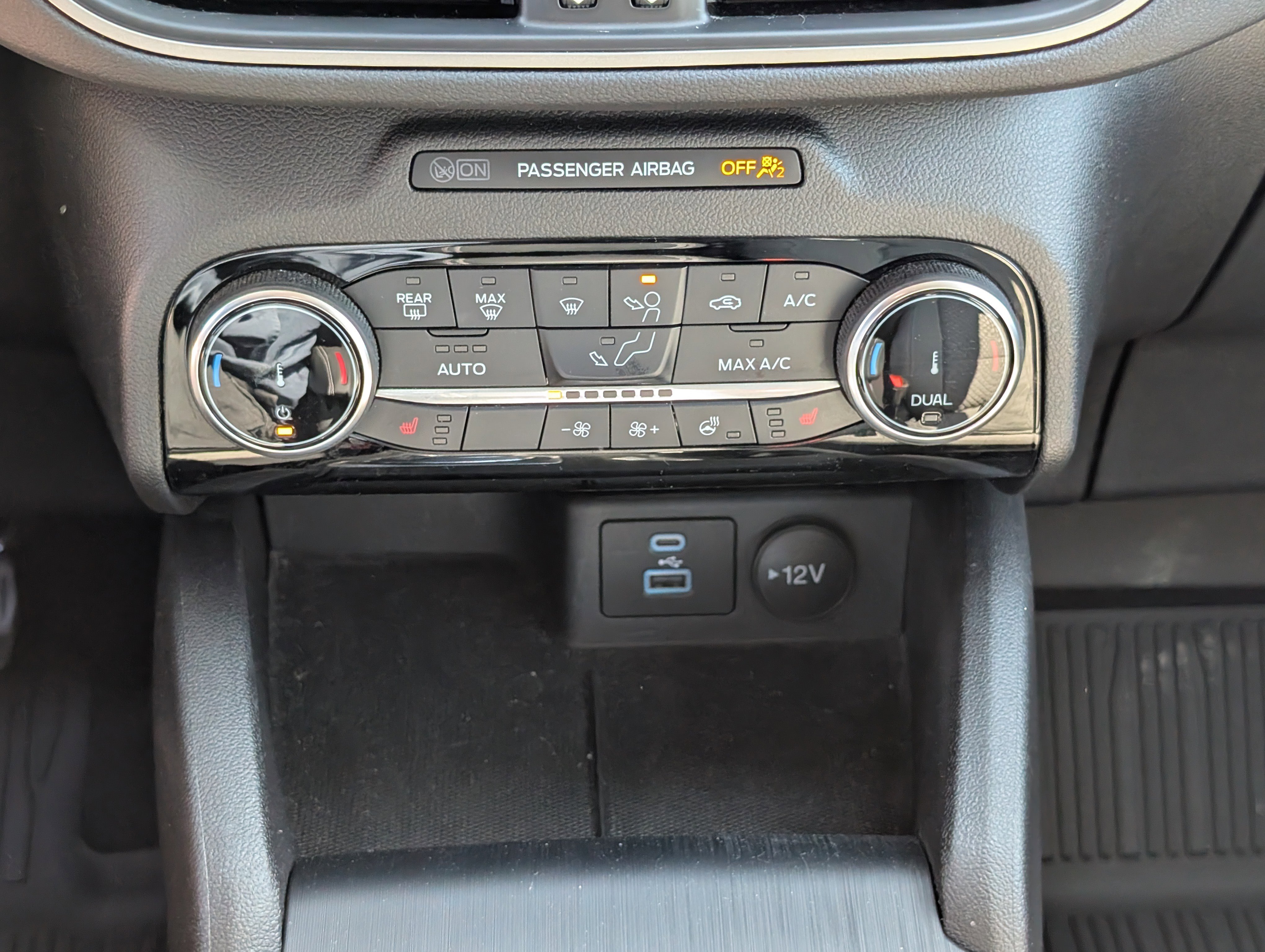 Certified 2022 Ford Escape SE w/ SE Sport Appearance Package FWD image 27
