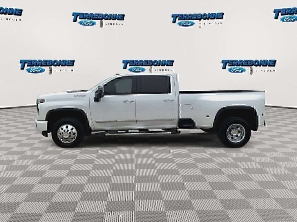 Used 2024 Chevrolet Silverado 3500 High Country w/ High Country Premium Package AWD/4WD image 5