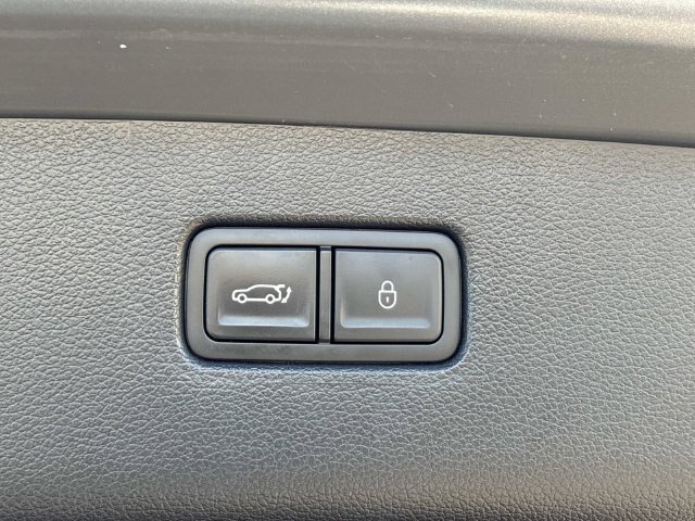 Used 2025 Genesis GV80 3.5T Advanced AWD/4WD image 13