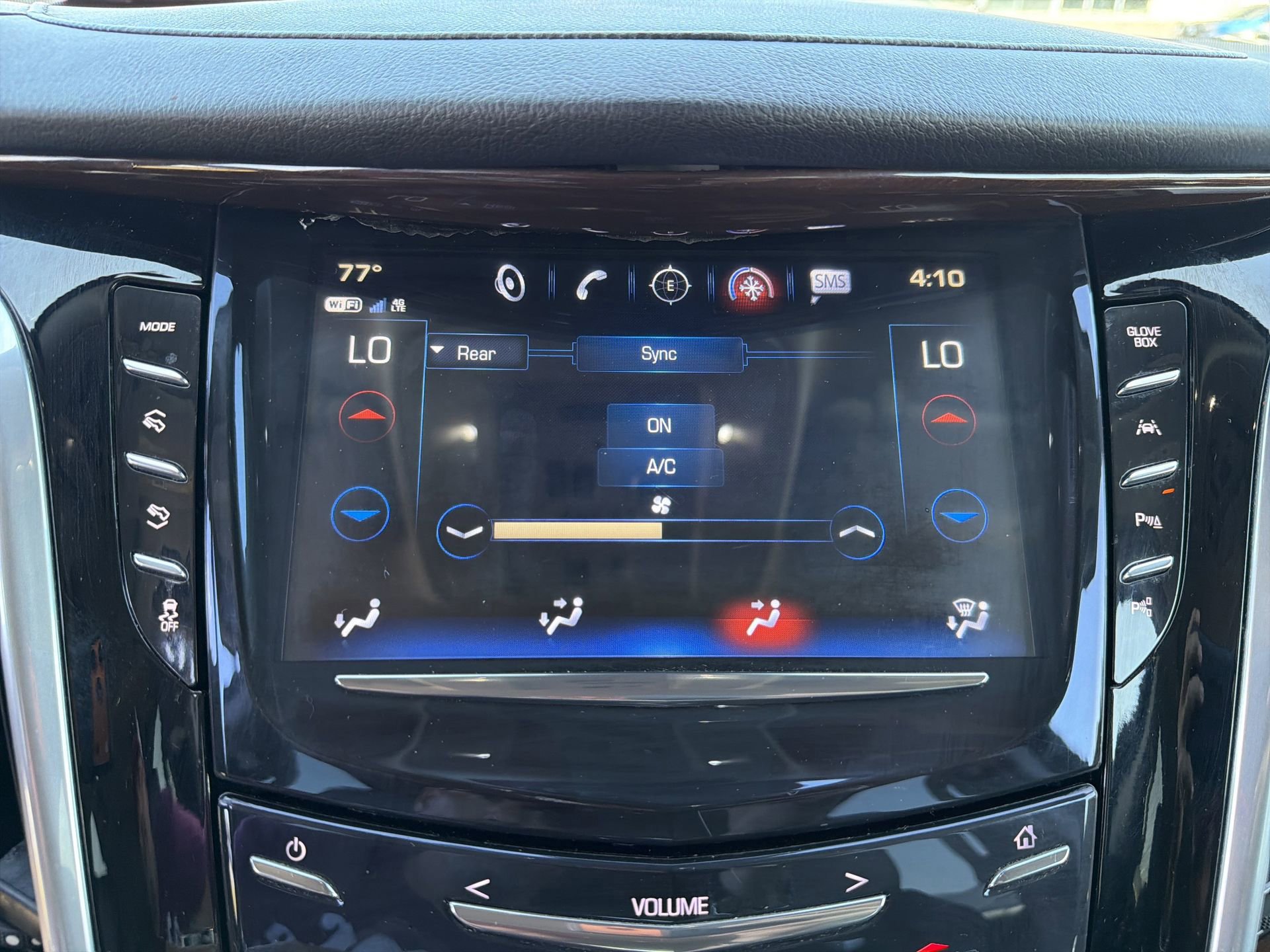 Used 2020 Cadillac Escalade Luxury w/ Escalade Sport Edition AWD/4WD image 15