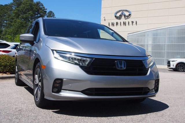 Used 2023 Honda Odyssey Touring image 2