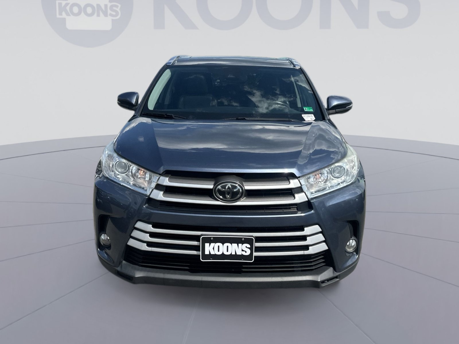 Used 2018 Toyota Highlander XLE AWD/4WD image 4