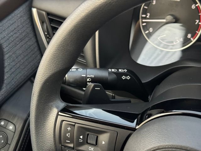 Used 2023 Nissan Rogue SV AWD/4WD image 25