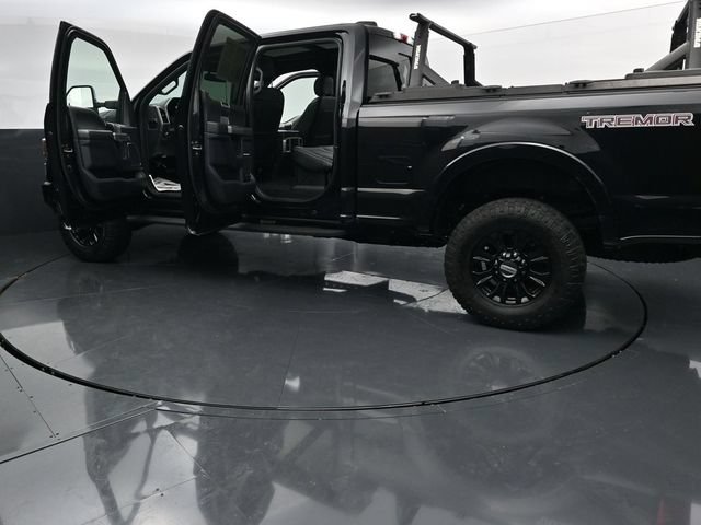 Certified 2022 Ford F350 Platinum w/ Tremor Off-Road Package AWD/4WD image 37