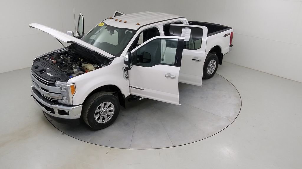 Certified 2018 Ford F250 Lariat w/ Chrome Package image 58