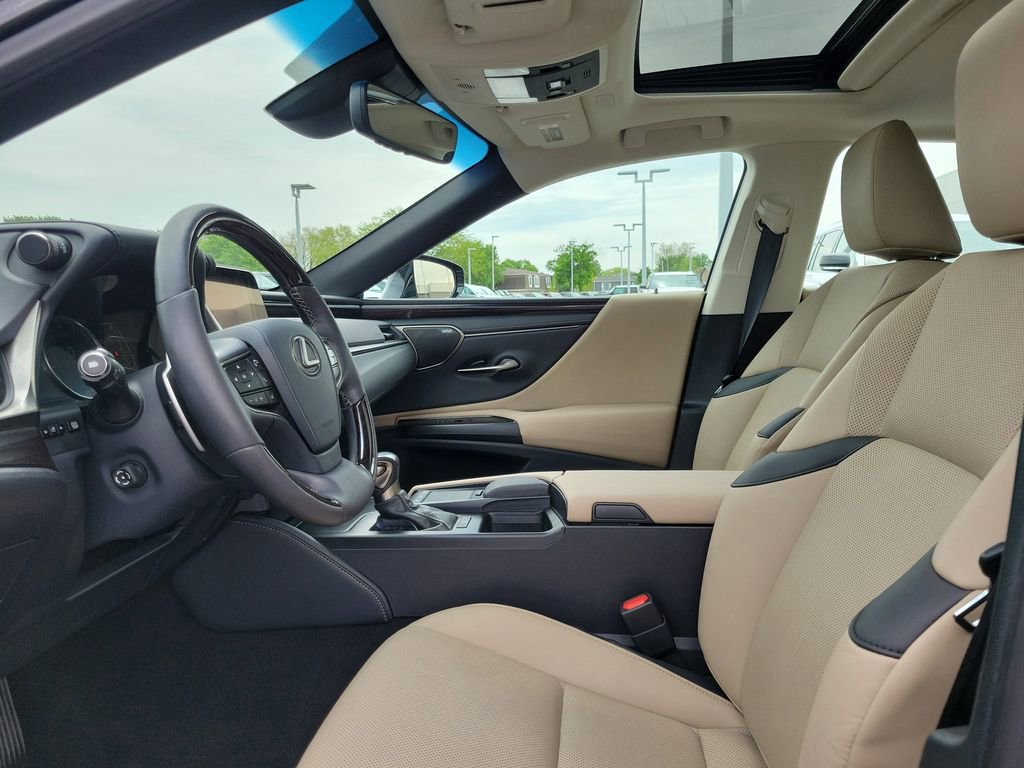 Used 2019 Lexus ES 350 w/ Premium Package FWD image 18