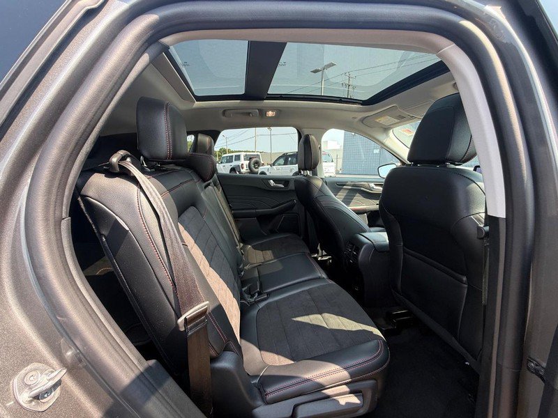 Certified 2022 Ford Escape SEL w/ SEL Stealth AWD Package image 14