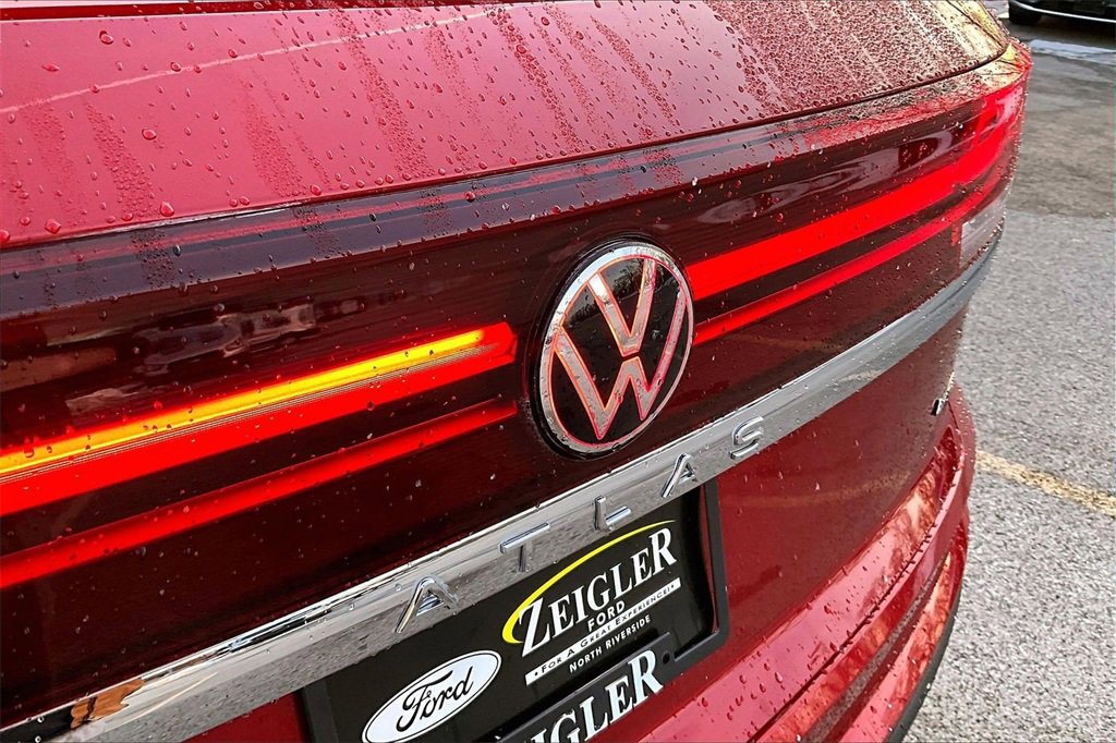 Used 2024 Volkswagen Atlas Cross Sport SE w/ Panoramic Sunroof Package image 31