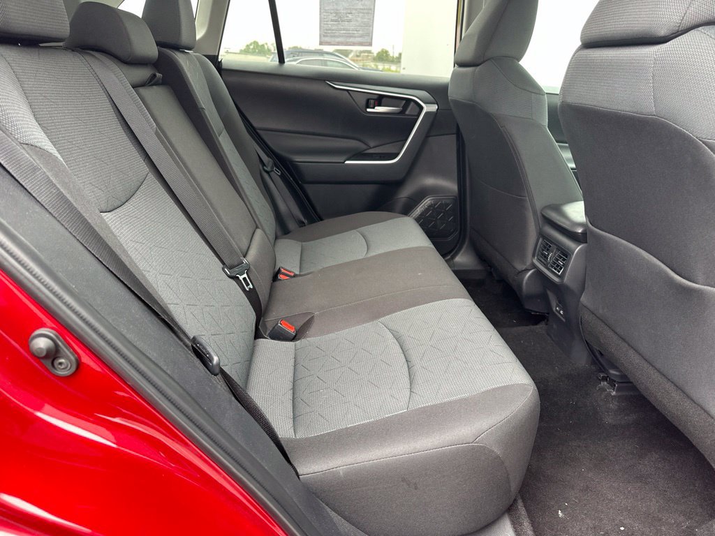 Used 2025 Toyota RAV4 XLE AWD/4WD image 27