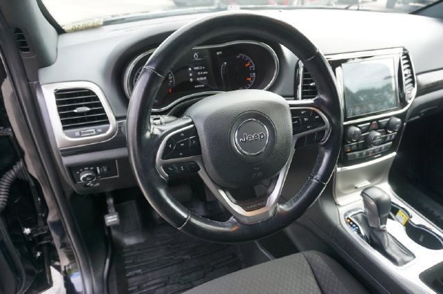 Used 2022 Jeep Grand Cherokee Laredo E RWD image 9