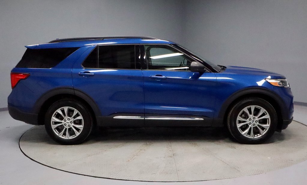 Certified 2020 Ford Explorer XLT w/ Equipment Group 202A image 6