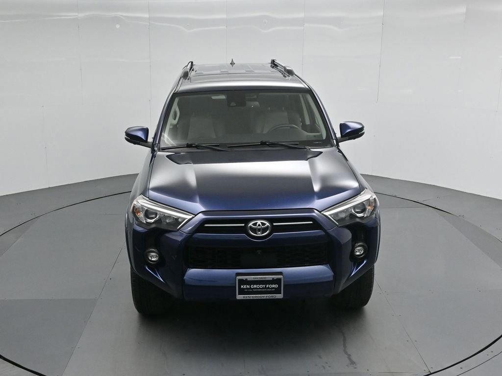 Used 2022 Toyota 4Runner SR5 Premium w/ Moonroof Package AWD/4WD image 31