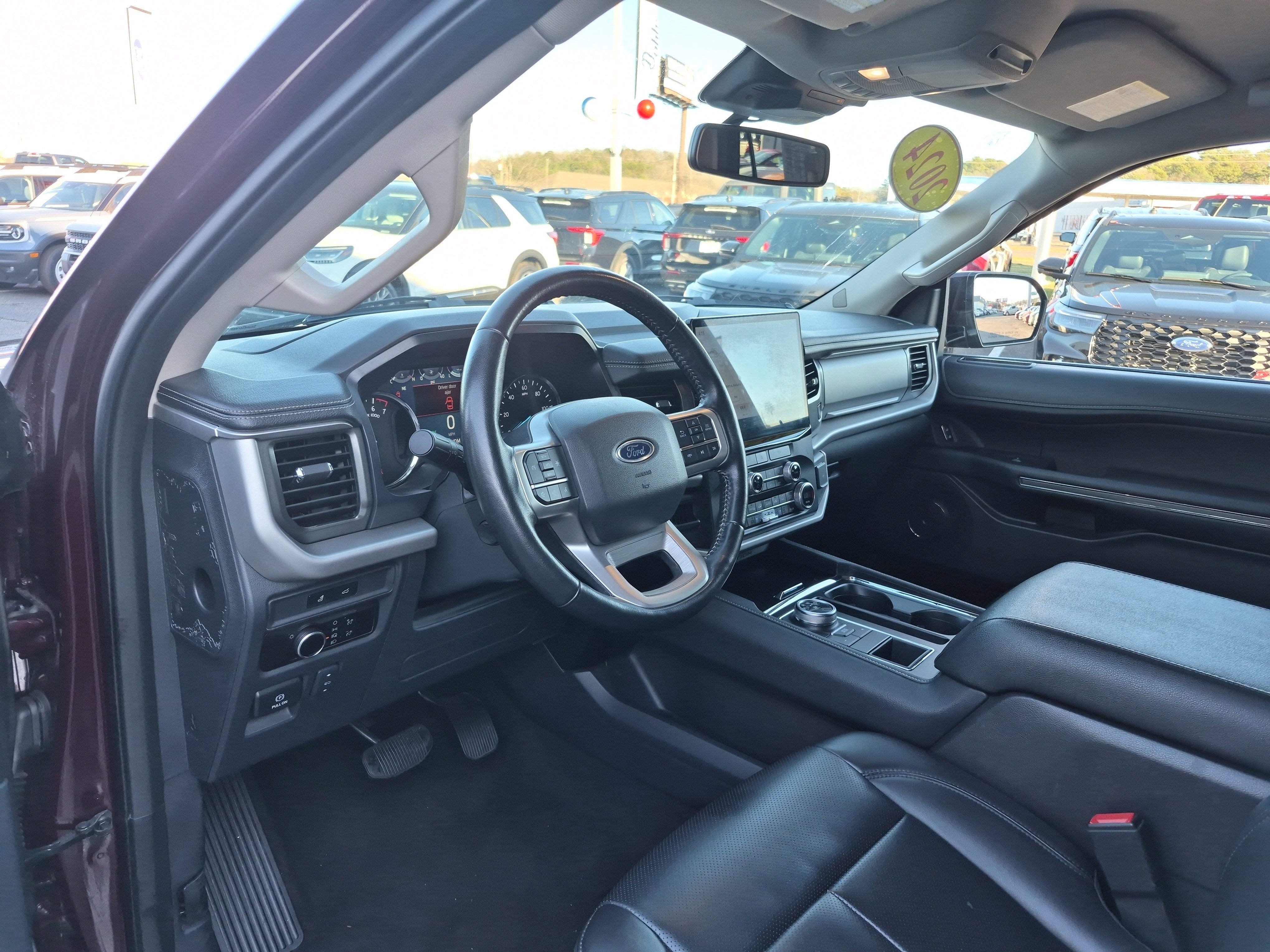 Certified 2024 Ford Expedition XLT image 12