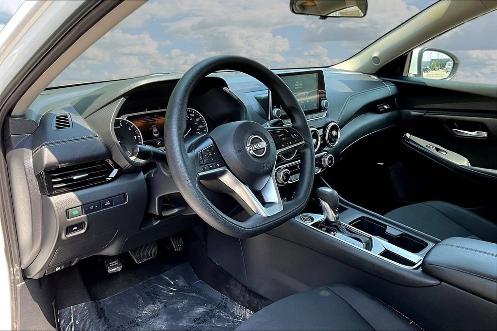 Used 2024 Nissan Sentra SV FWD image 19
