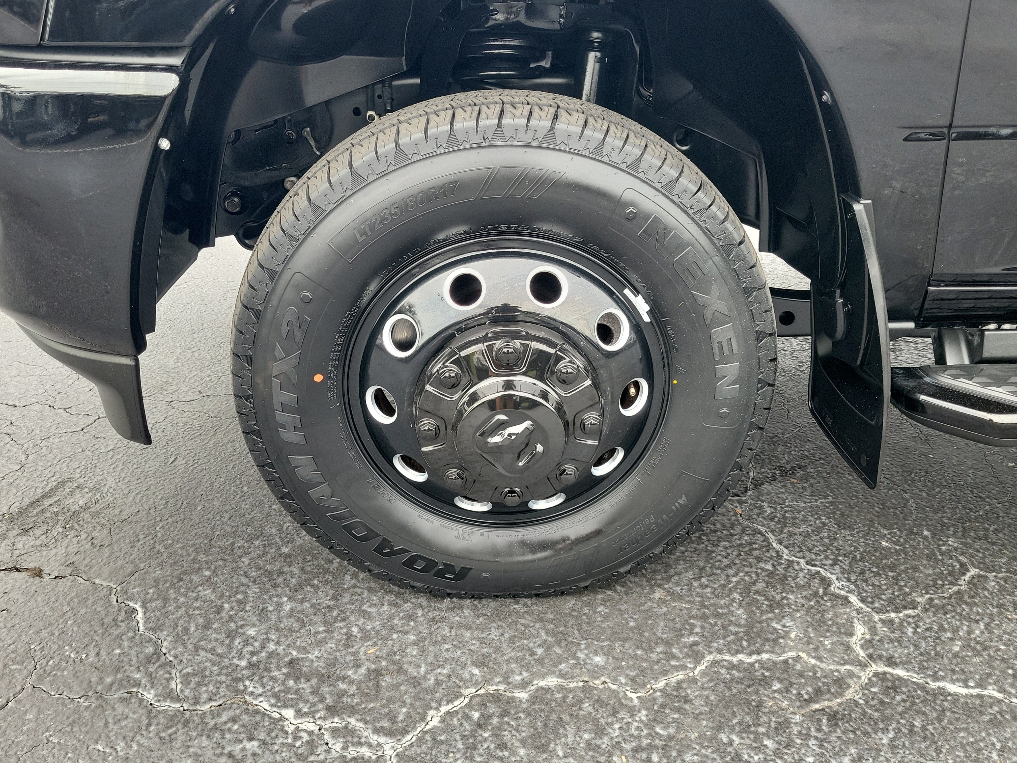 Used 2025 RAM 3500 Laramie w/ Night Edition AWD/4WD image 5