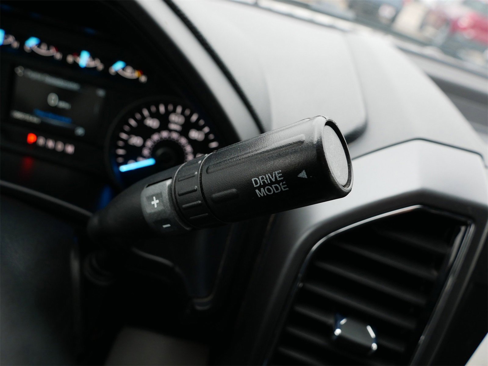 Certified 2020 Ford F150 XLT w/ Equipment Group 302A Luxury image 23