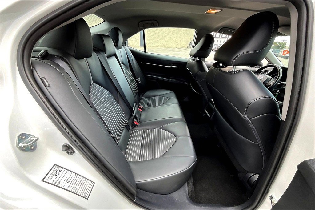 Used 2024 Toyota Camry SE image 25