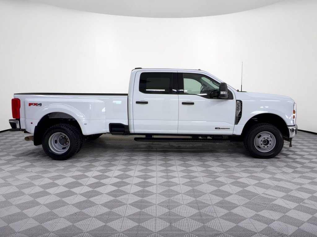 Certified 2025 Ford F350 XLT w/ FX4 Off-Road Package AWD/4WD image 8