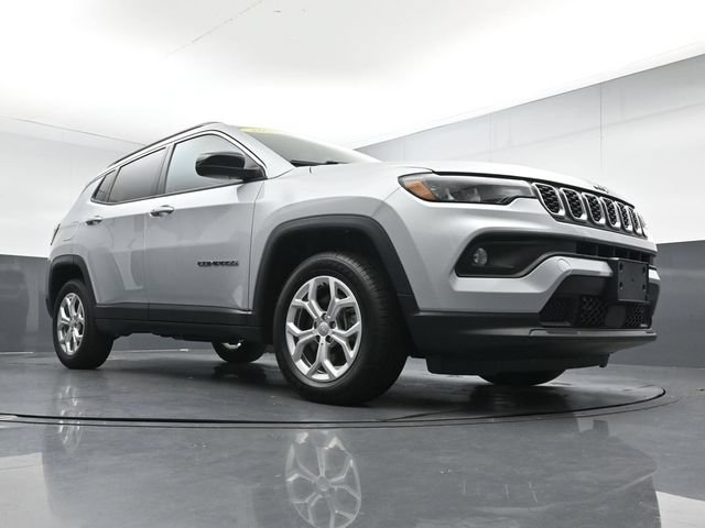 Used 2024 Jeep Compass Latitude AWD/4WD image 27