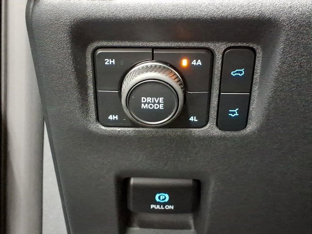 Certified 2025 Ford Expedition Active AWD/4WD image 17