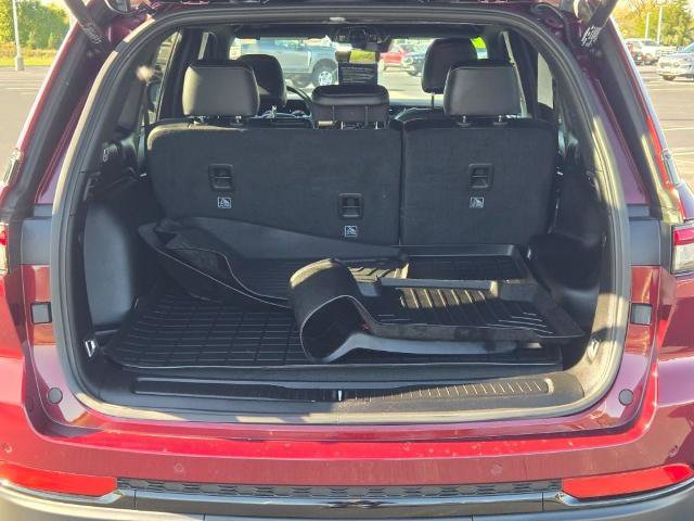 Used 2025 Jeep Grand Cherokee Altitude w/ Trailer Tow Package AWD/4WD image 16
