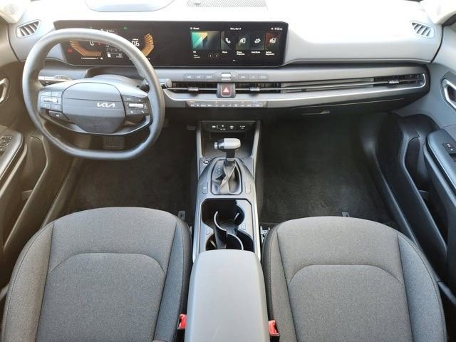 Used 2025 Kia K4 FWD image 26