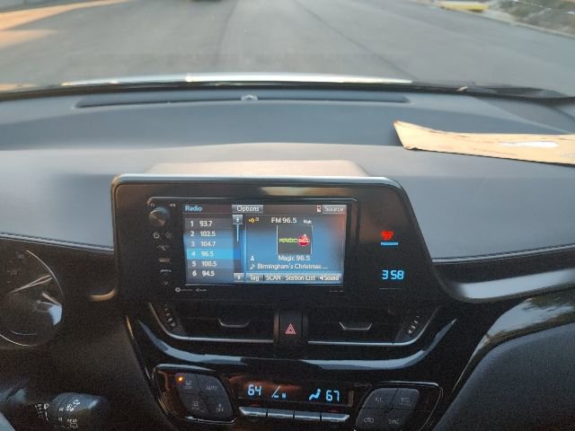 Used 2018 Toyota C-HR XLE image 9