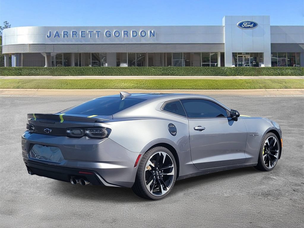 Used 2020 Chevrolet Camaro LT RWD image 4