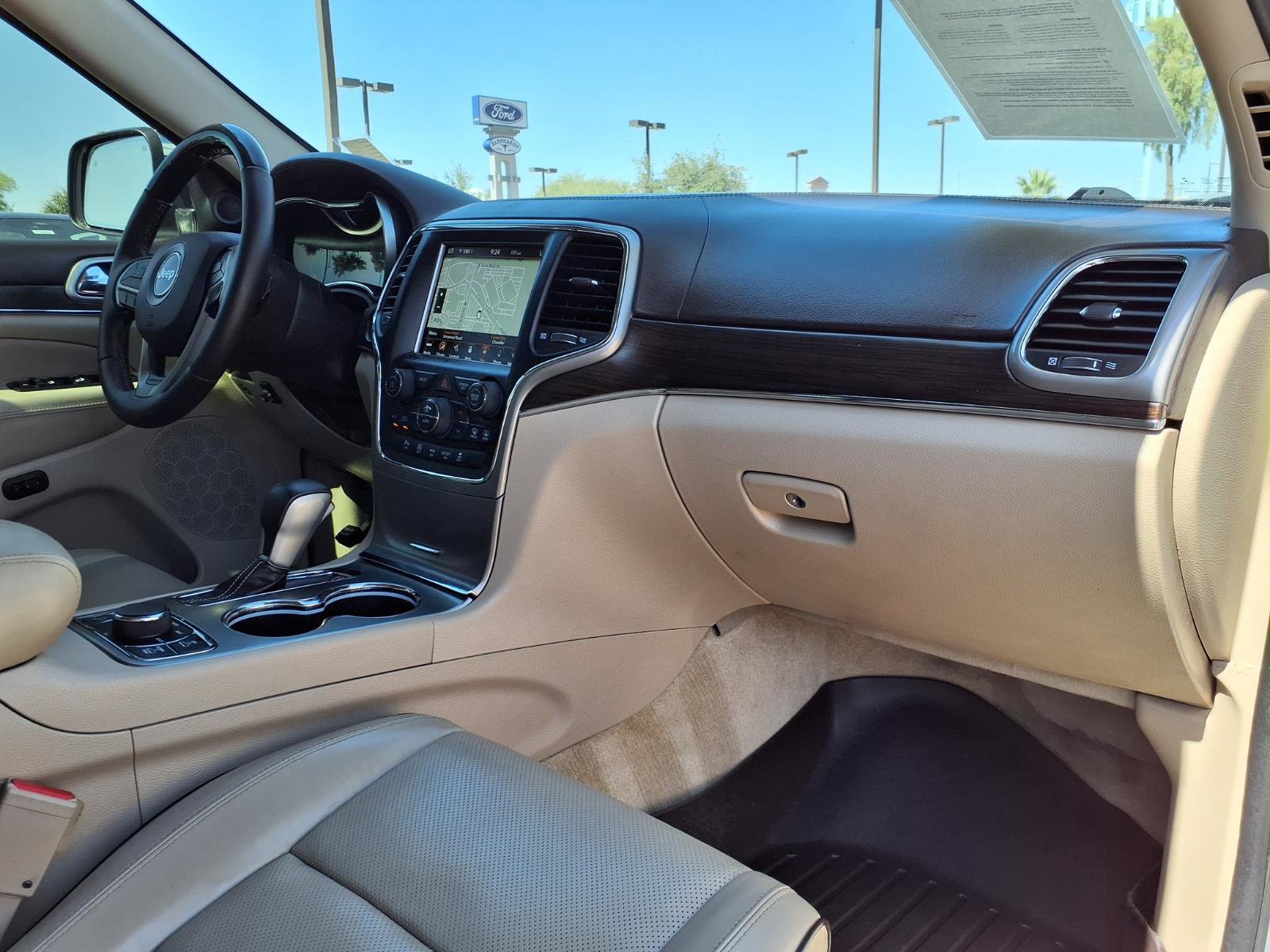 Used 2018 Jeep Grand Cherokee Overland AWD/4WD image 10