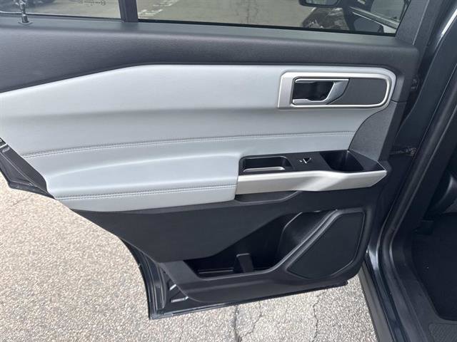Certified 2022 Ford Explorer XLT w/ Equipment Group 202A image 18